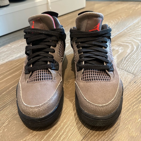 Air Jordan 4 - Picture 4 of 4